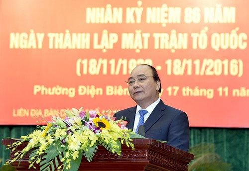 Thủ tướng Nguyễn Xuân Phúc dự Ngày hội Đại đoàn kết toàn dân tại phường Điện Biên, Hà Nội - ảnh 1